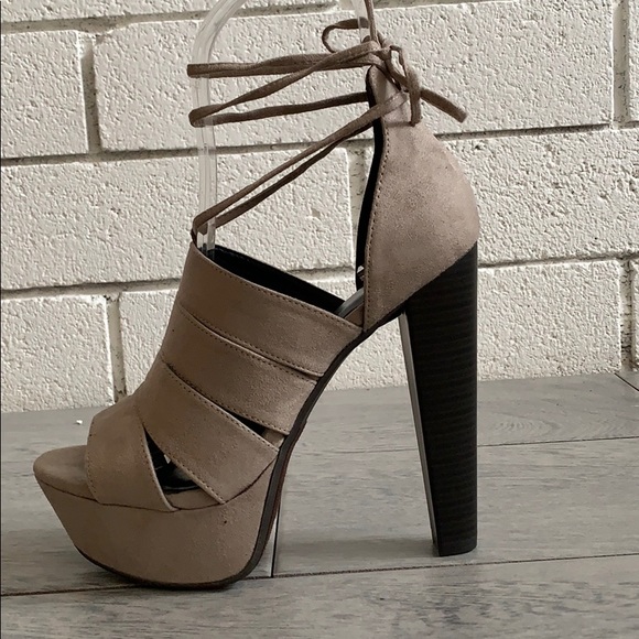 Size 10 Clay Cutout Faux Suede Ankle Tie Platform - Picture 3 of 6